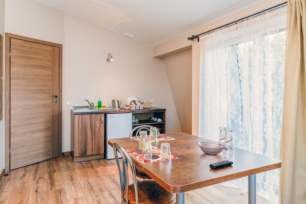 Paulinastar Apartment พาลังกา ภายนอก รูปภาพ