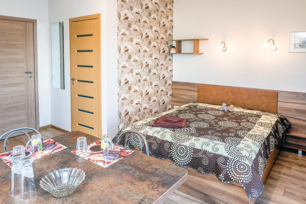 Paulinastar Apartment พาลังกา ภายนอก รูปภาพ